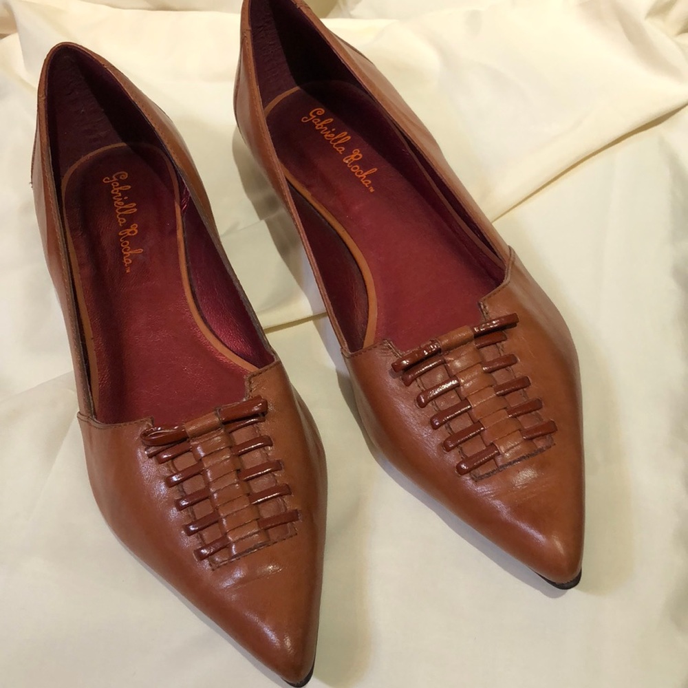 Beautiful brown leather Gabriella Rocha flats.